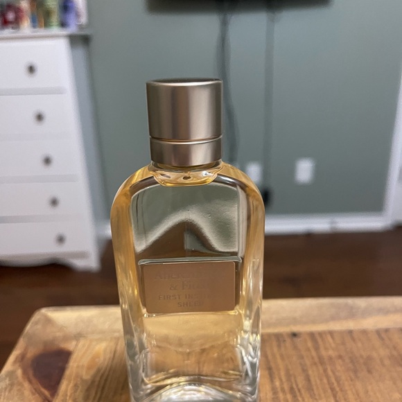 Abercrombie & Fitch Gold Perfume Box - Picture 2 of 4